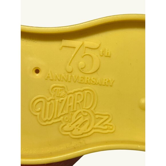 McDonald's Wizard Of Oz 75th Anniversary Scarecrow Figure With Yellow Brick Road - Picture 3 of 11